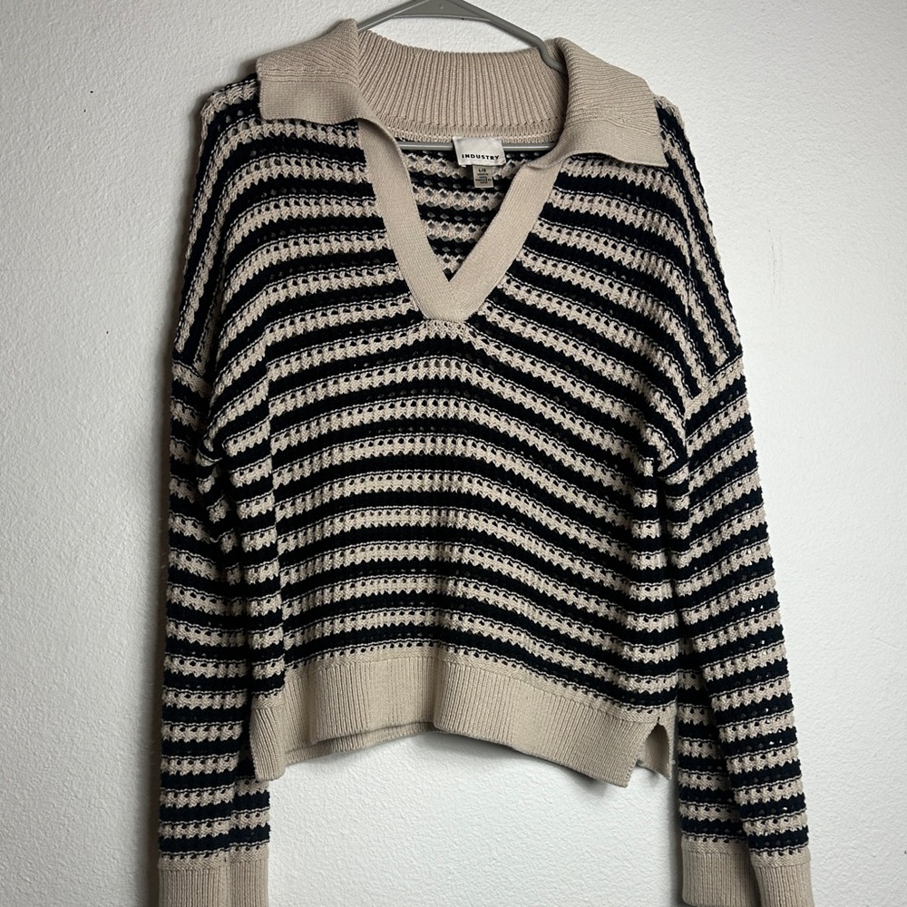 INDUSTRY Black and Cream V-Neck Knit Sweater. Size Large